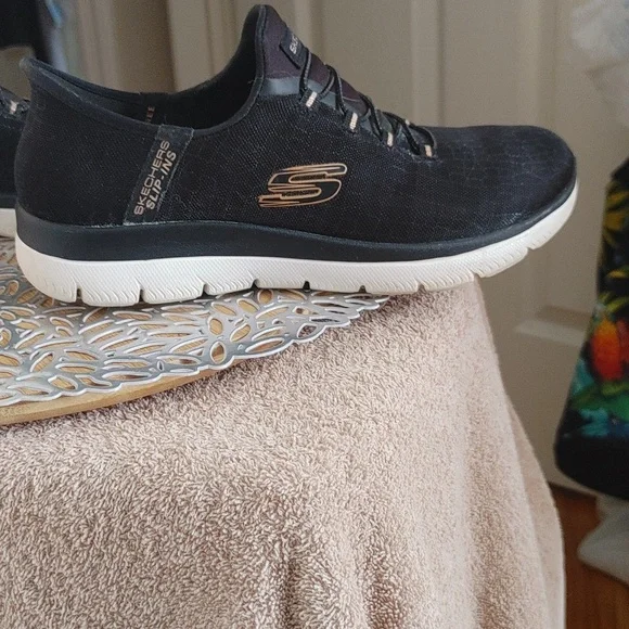 Skechers Womsn Black Athletic Shoes - Picture 5 of 8